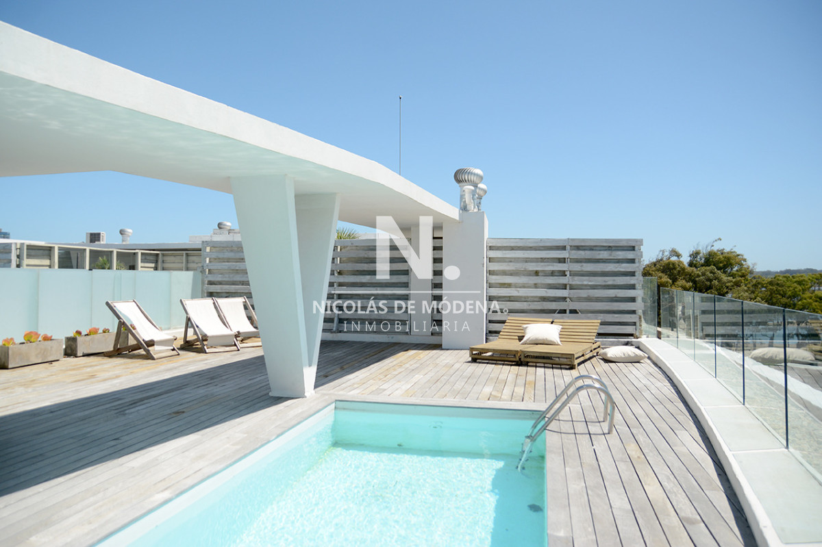 En venta pent-house en Punta del Este de 4 dormitorios - NDM23674A