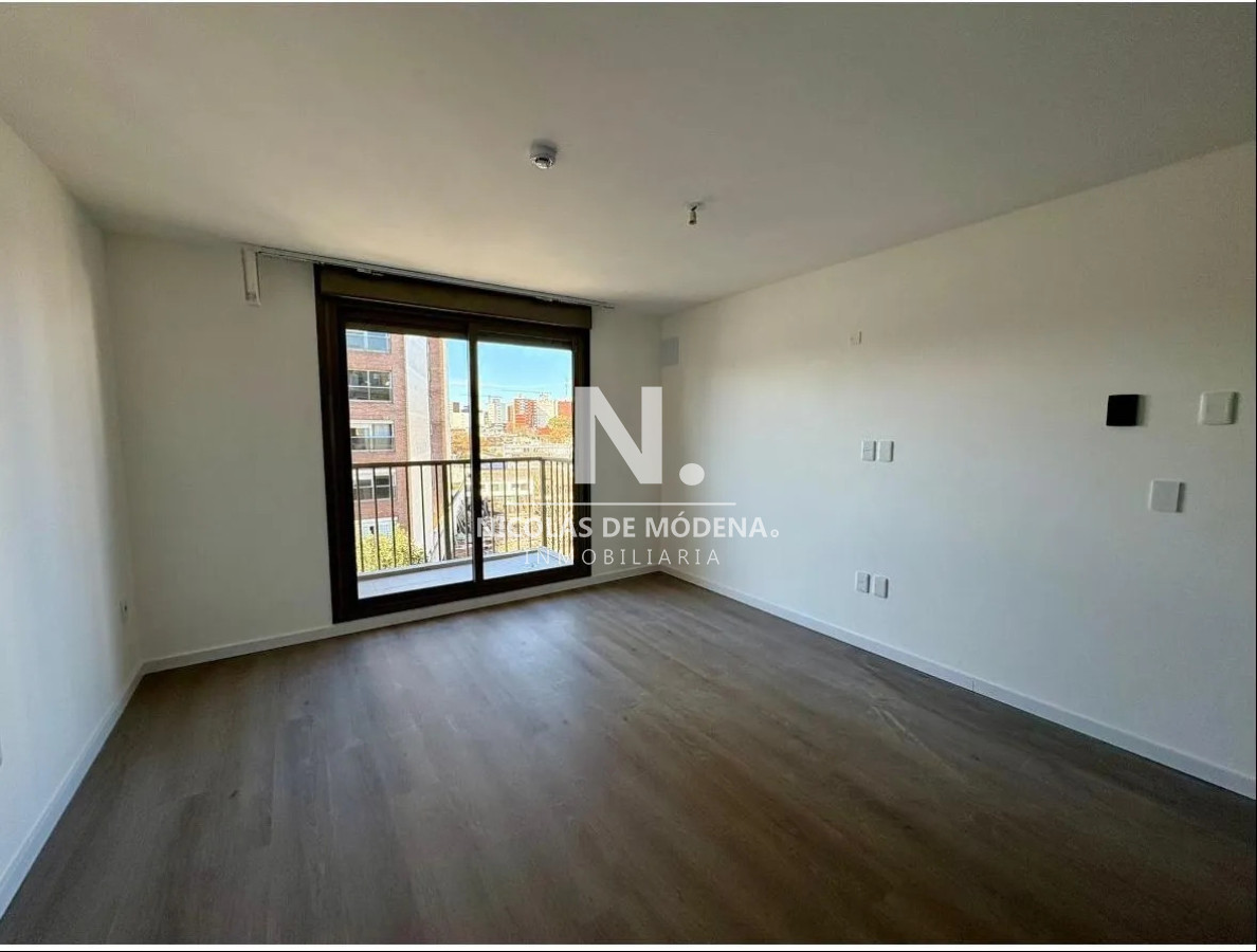 Venta Luminoso Monoambiente en Parque Batlle - Montevideo.Ideal Para Renta! - NDM22613A
