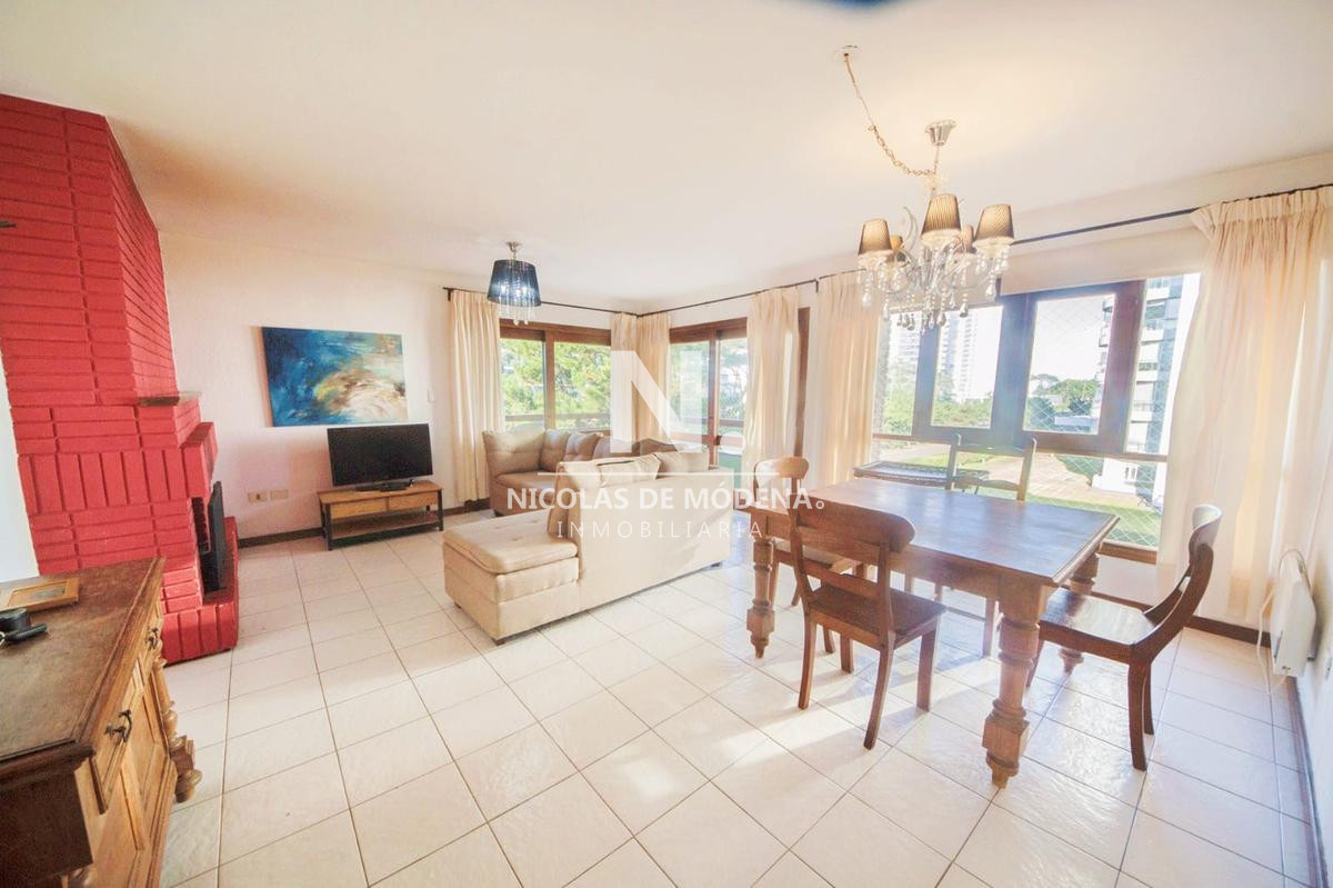Vende apartamento de 2 dormitorios en Roosevelt Punta del Este, con excelente vista. - NDM21744A