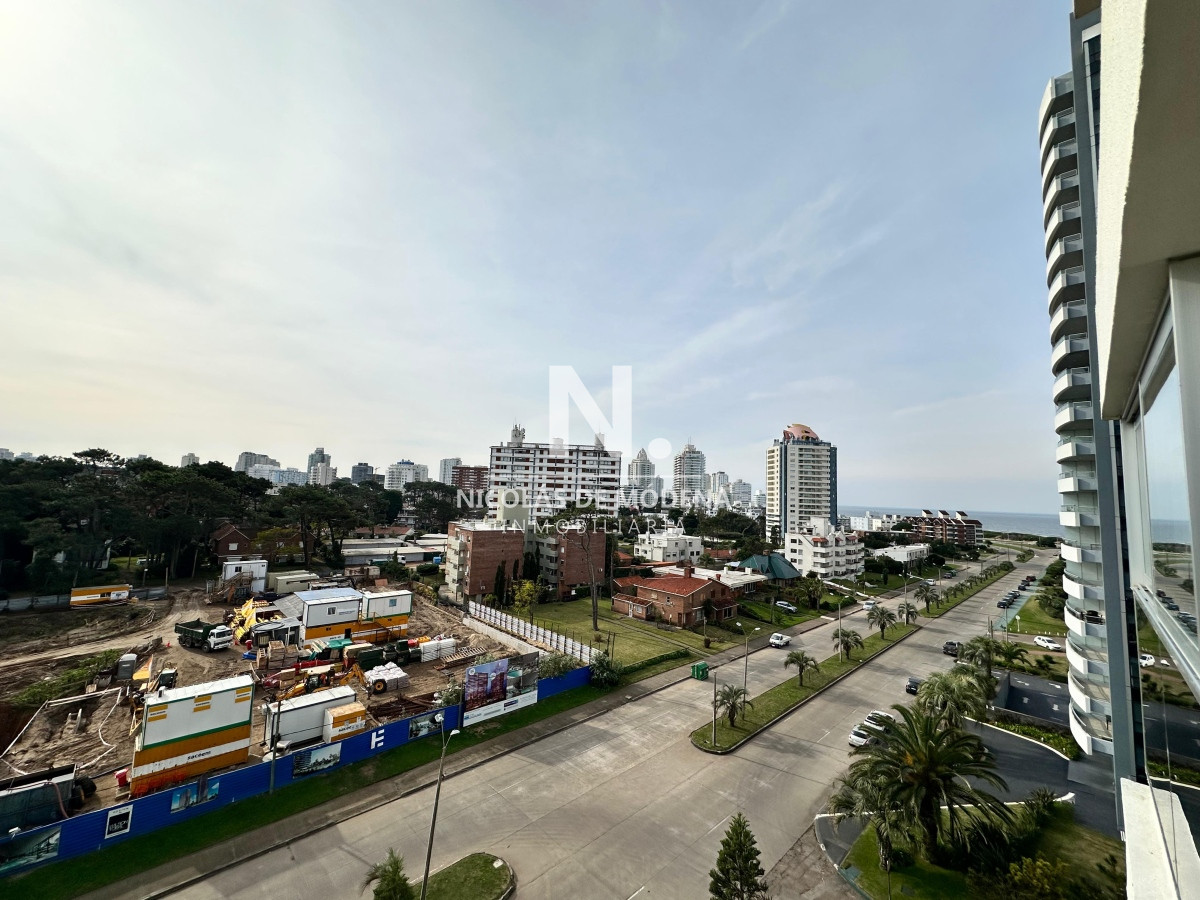 Apartamento de 2 dormitorios y medio en Playa Brava , Punta del este 