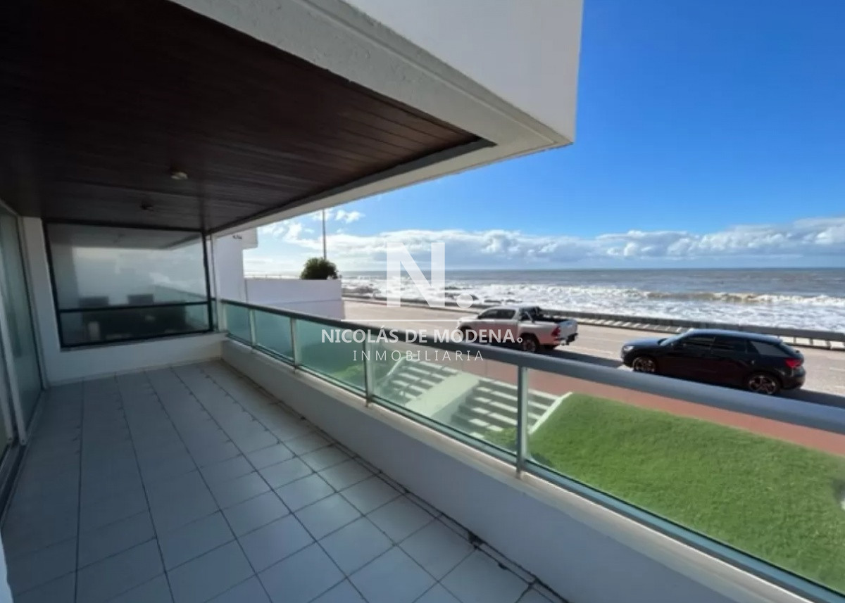 Apartamento en Peninsula - Punta del Este - NDM17181A