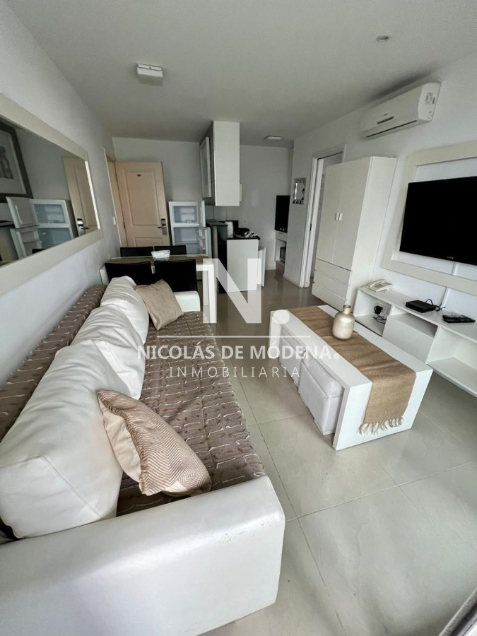 Vende Departamento de 1 dormitorio en venta proximo al mar en Punta del Este - NDM22680A