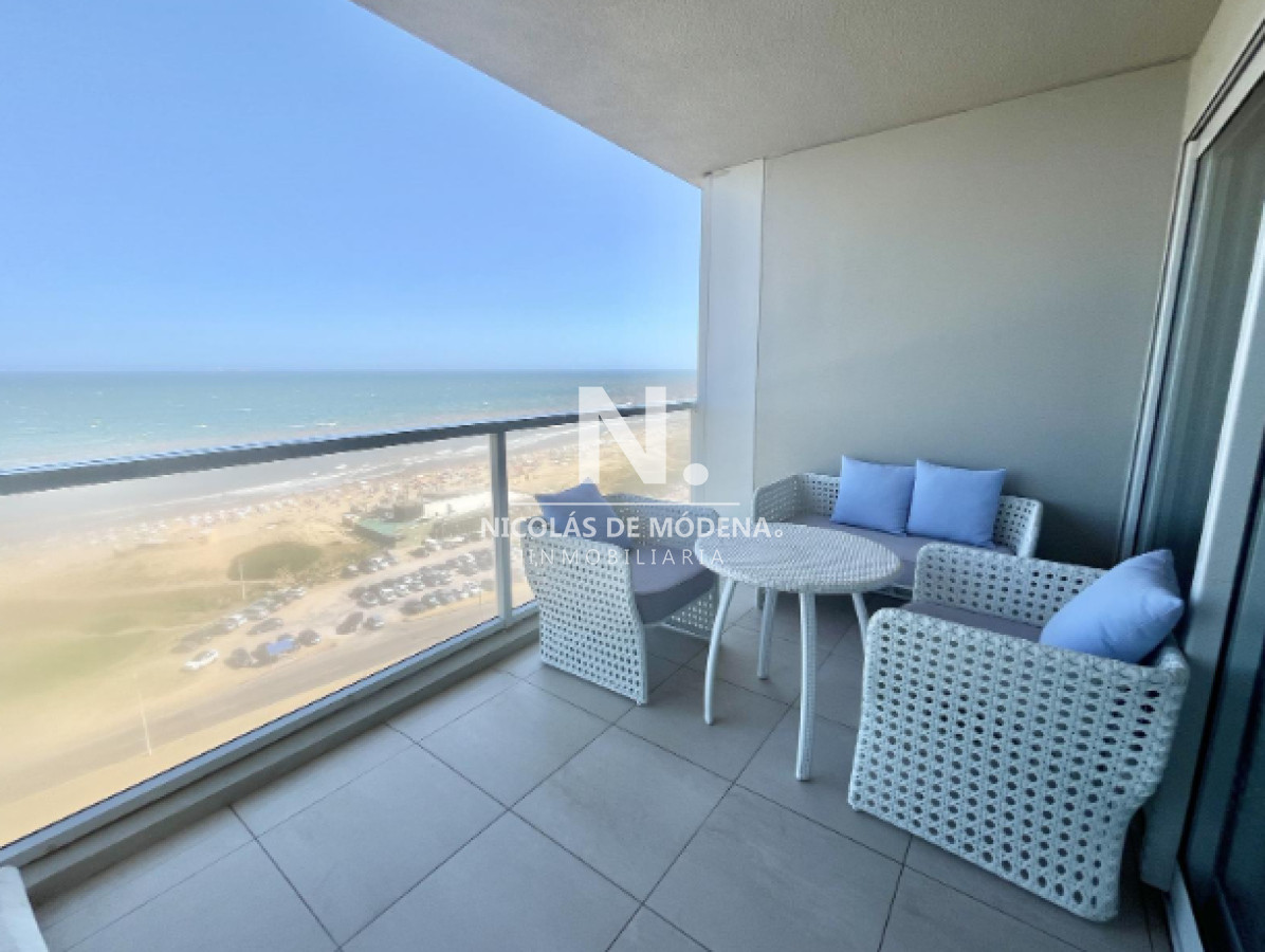 Vende apartamento de 2 dormitorios en Brava, Punta del Este. Torre Le Parc - NDM25128A