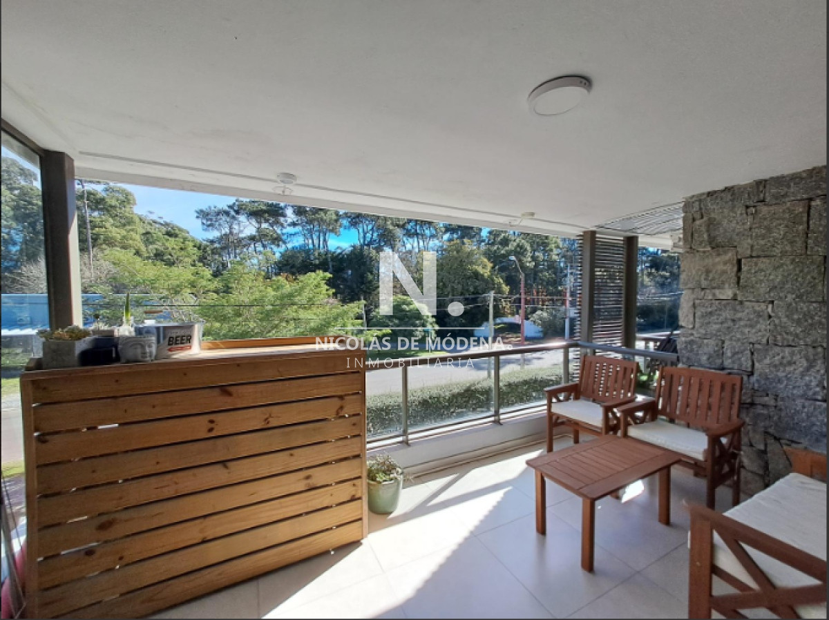 Vende apartamento con excelente vista, de 2 dormitorios en San Rafael, Punta del Este. - NDM23364A