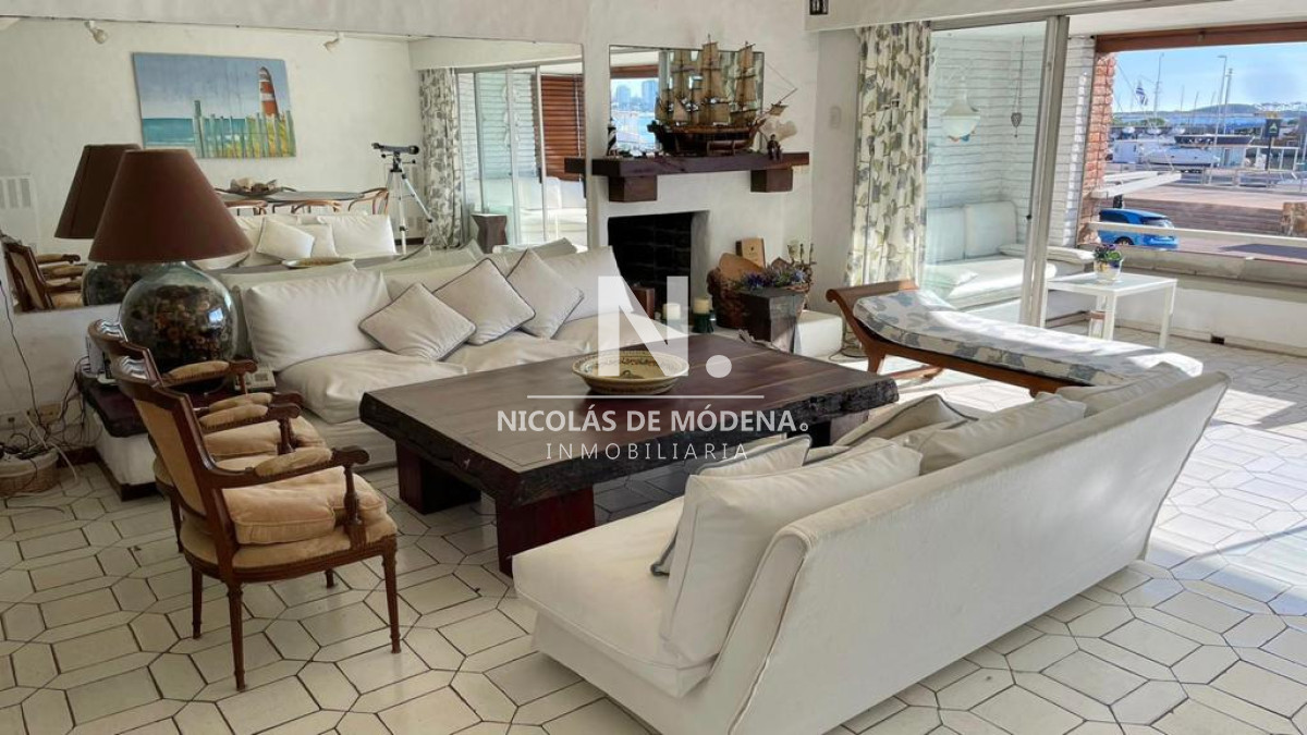 Departamento de 3 dormitorios en Edifico Varadero, Punta del este , Puerto, Península 
