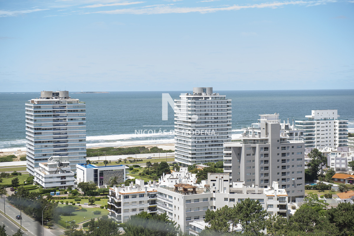 Hermoso Departamento en venta de 3 dormitorios, piso alto en Torre One - NDM3523A