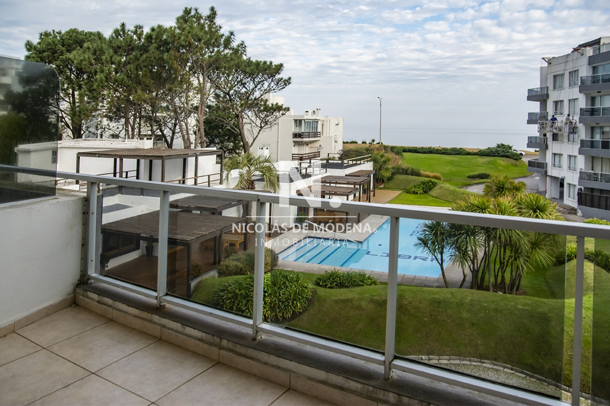Departamento en venta a metros de Playa Mansa - NDM11420A