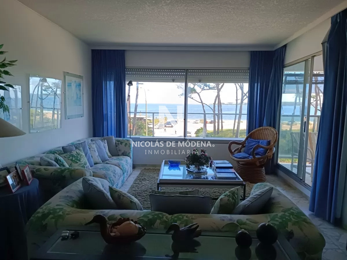 Departamento de 2 dormitorios en Mansa, PUNTA DEL ESTE  - NDM17711A