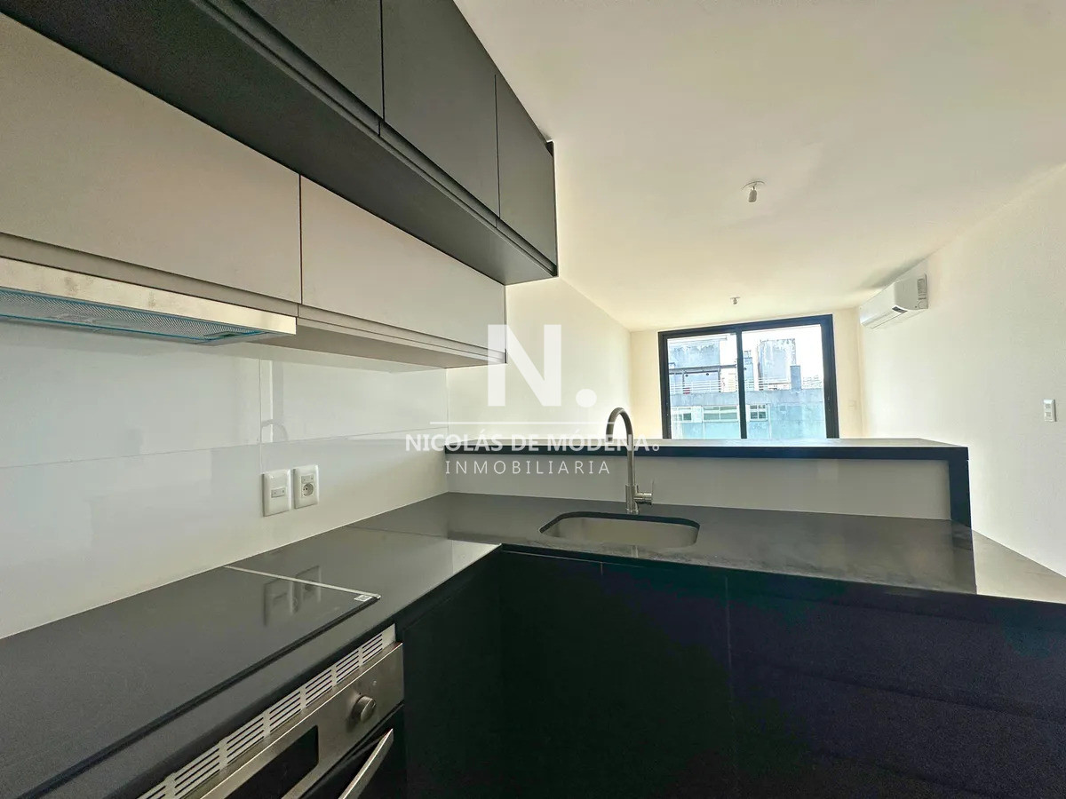 Venta Apto de 1 Dormitorio al Frente En Punta Carretas,Montevideo. - NDM25459A
