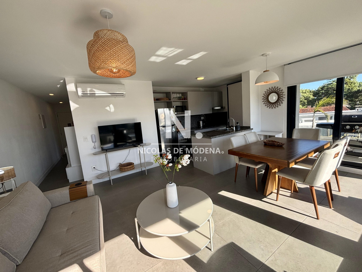 Vende apartamento en  Aidy Grill - Punta del Este de 2 dormitorios.  - NDM25827A