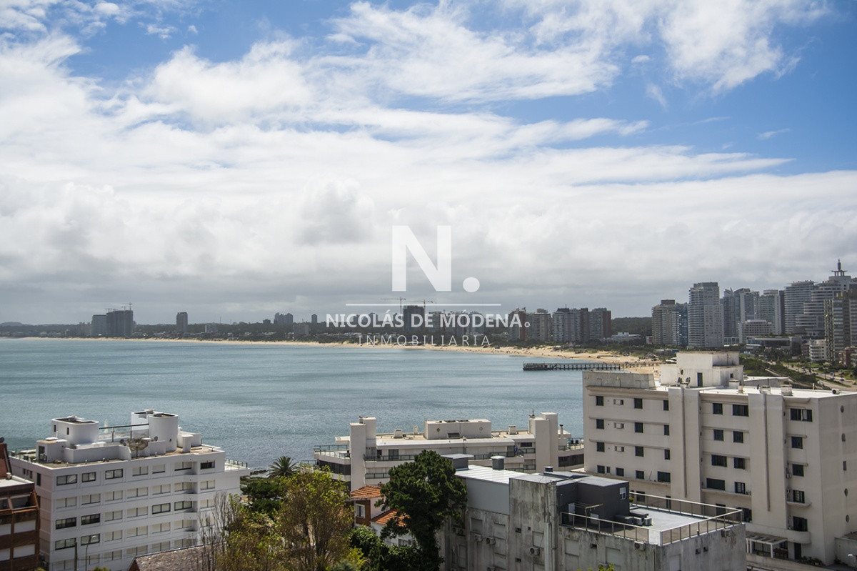Departamento con vista al mar en Península, Punta del Este - NDM3684A