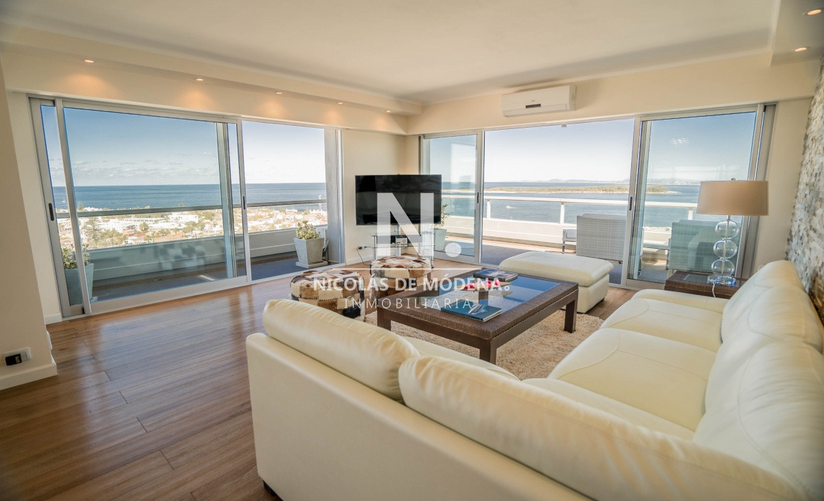 Hermoso Departamento en venta de 2 dormitorios. Peninsula. - NDM1740A