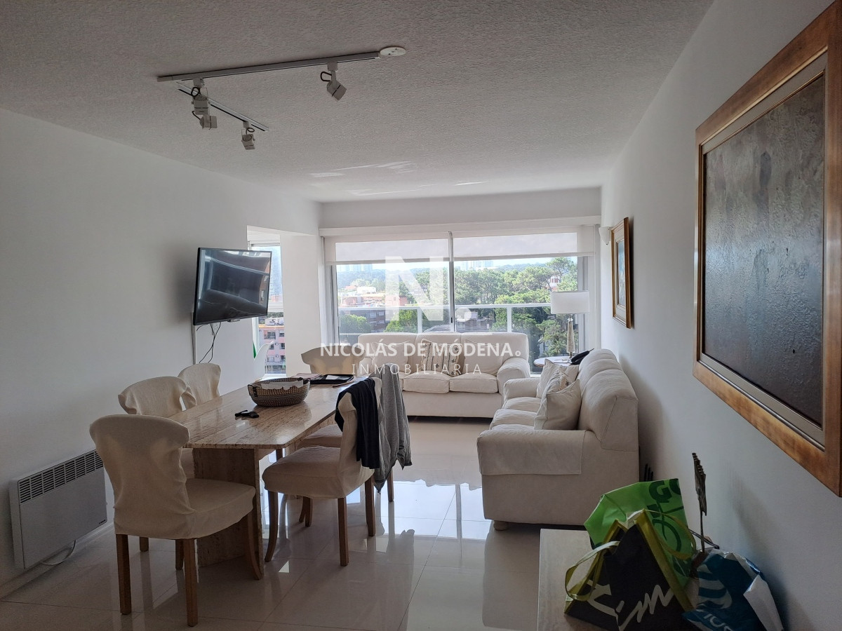 En venta Apartamento en Punta del Este de 2 dormitorios en Edificio Long Beach  - NDM21406A