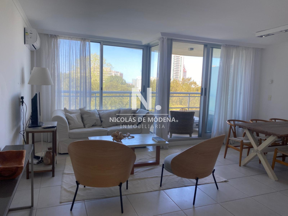 En venta apartamento de 2 dormitorios con balcon en Roosevelt, Punta del Este - NDM27963A