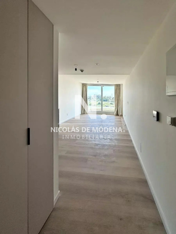 Venta Luminoso Apartamento de 3 Dormitorios en Parque Miramar.Canelones - NDM29930A
