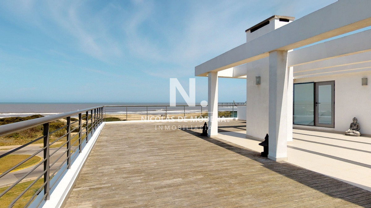 Pent house de 3 dormitorios en Suite en Edificio Blue Bird , Punta del este , Playa Brava  - NDM19852A