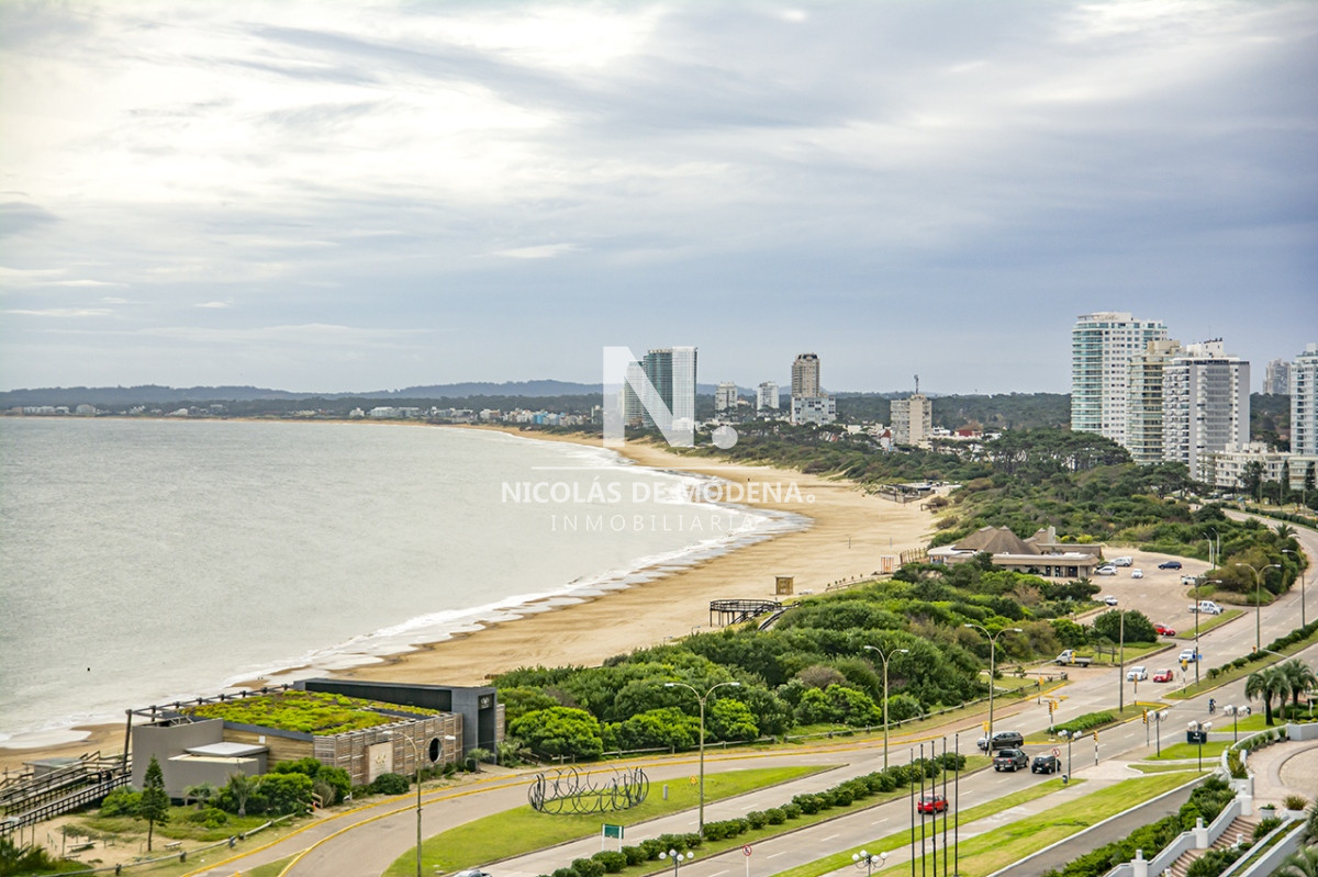 Espectacular apartamento de 3 suites en venta frente al mar - NDM18318A