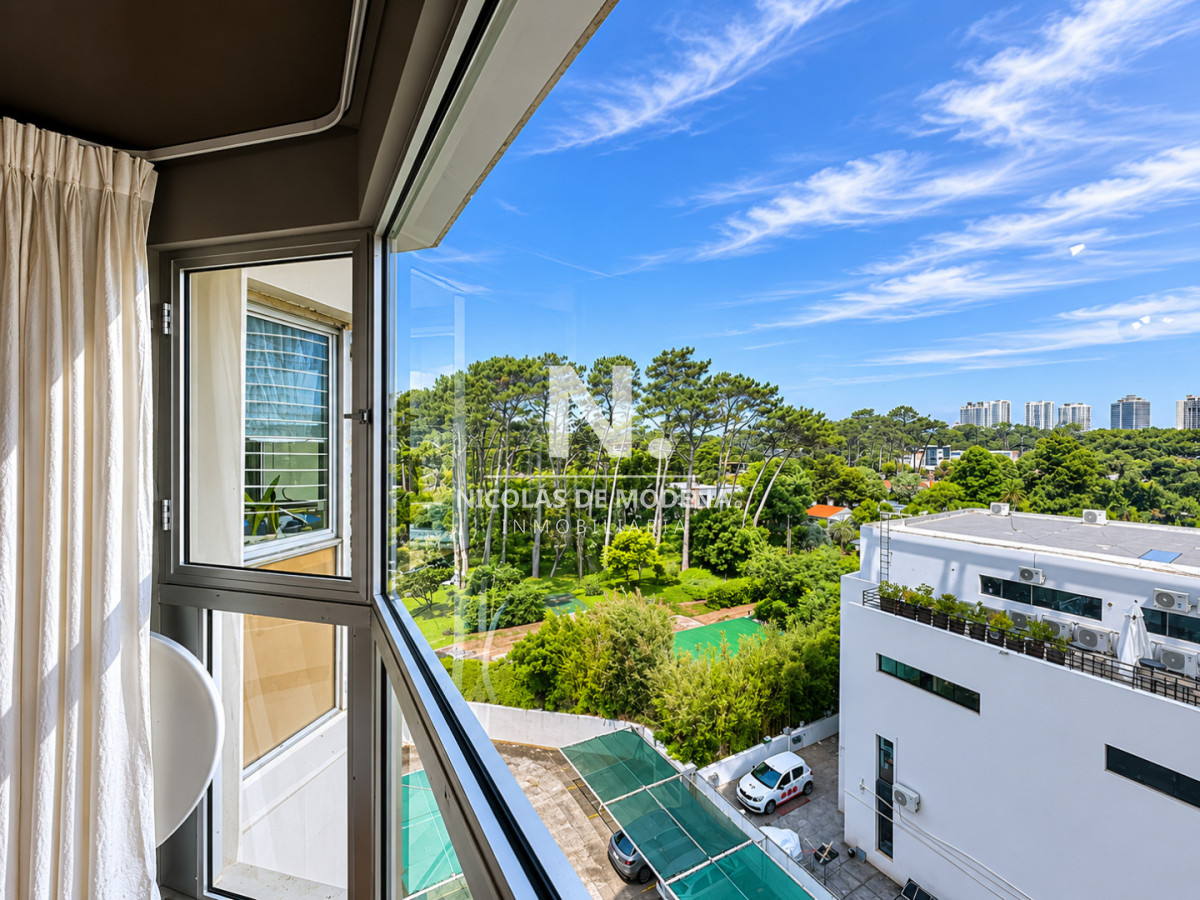 En venta apartamento de 2 dormitorios en Roosevelt, Punta del Este con Parrillero - NDM30170A