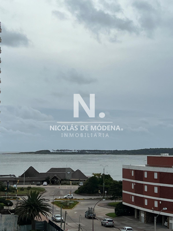 Apartamento en Venta de 2 dormitorios en Playa Mansa , Punta del este  - NDM21936A