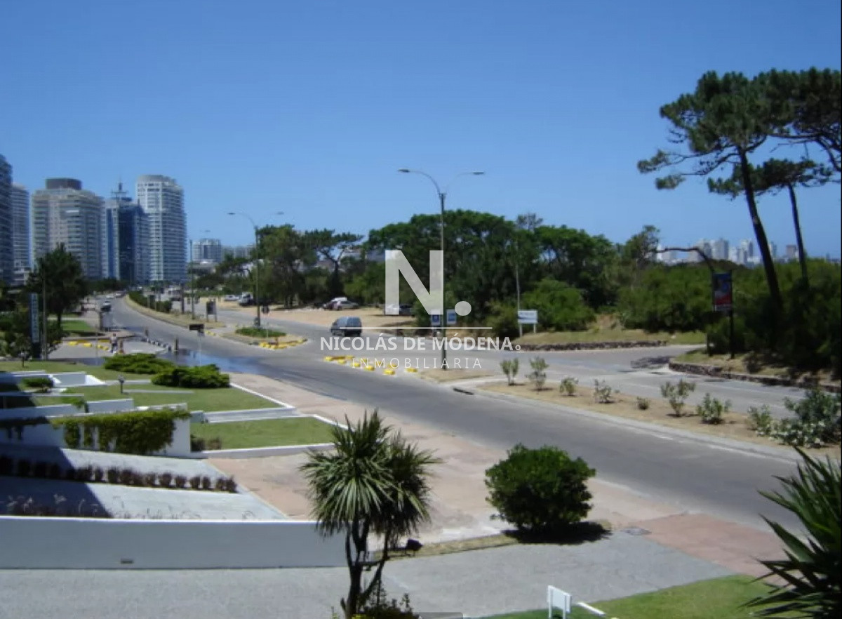 Apartamento de 3 dormitorios en Mansa , Punta del Este - NDM14187A
