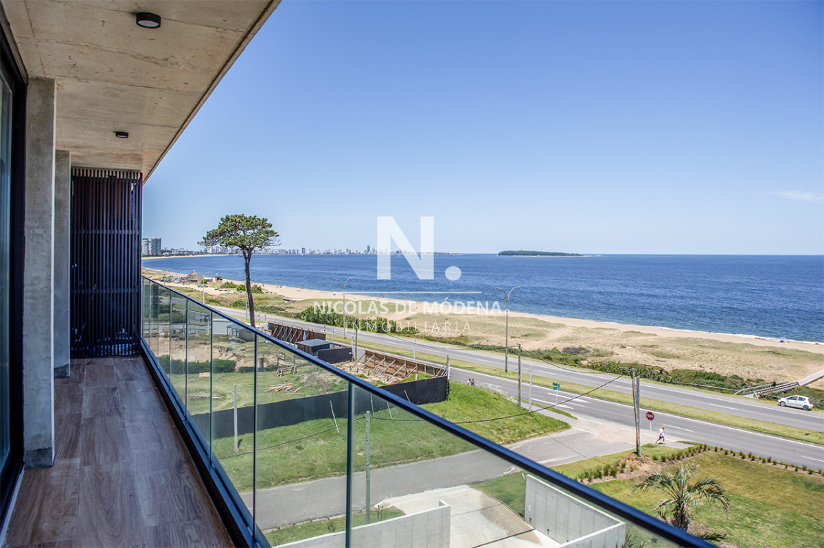 APARTAMENTO EN ALQUILER EN PLAYA MANSA, 2 DORMITORIOS, EDIFICIO MANSA BAY, FRENTE AL MAR - NDM24666A