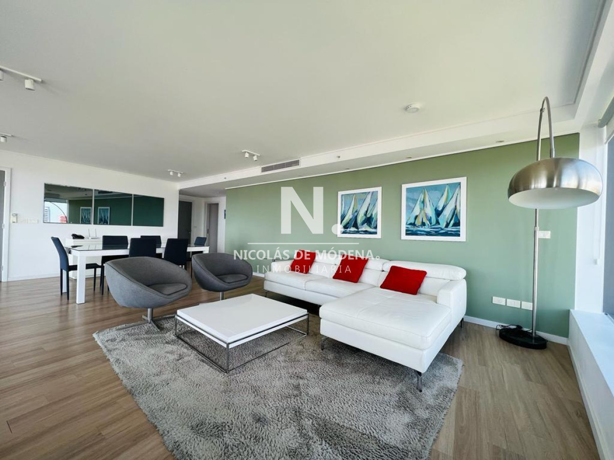 Apartamento en Mansa, Punta dle Este de 3 dormitorios. - NDM24605A