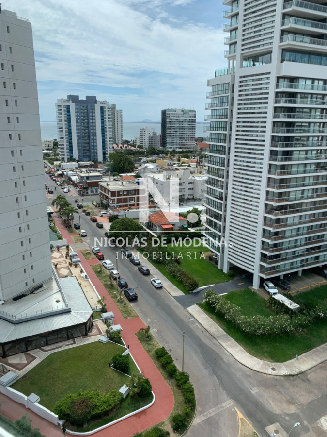 Apartamento de 1 dormitorio ubicado en un complejo en primera linea de la brava  - NDM28174A