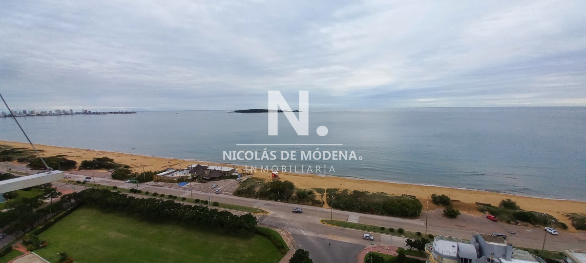 Apartamento de 3 dormitorios frente al mar en Edificio Goleta , Punta del este , Playa Mansa