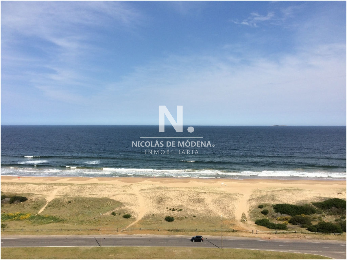 Vende gran departamento en Tiburon III, Punta del Este - NDM3240A