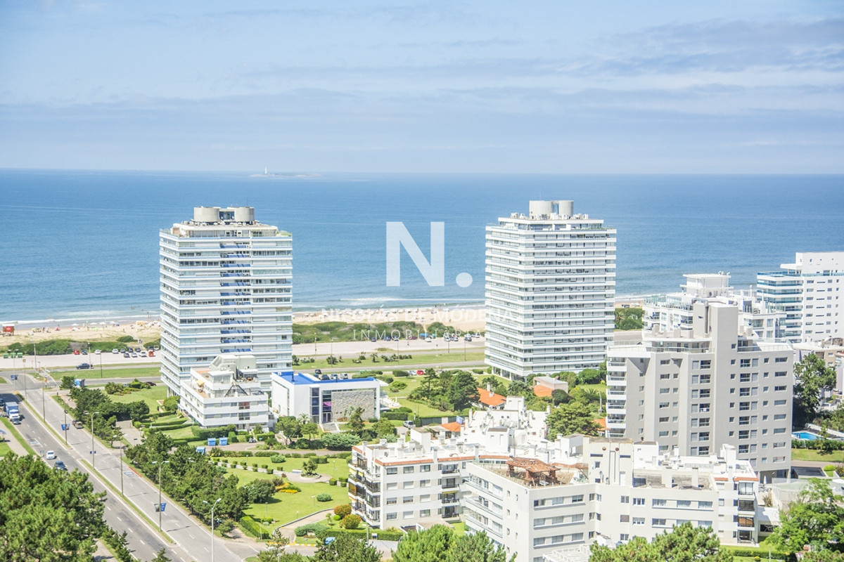 Departartamento de 3 dormitorios en venta en Torre One - NDM21229A