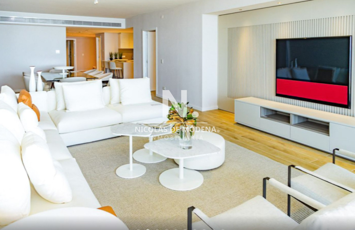 Departamento en 1 Dormitorio en venta en Torre Trump, Punta del Este - NDM20515A