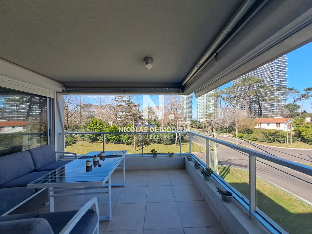 Apartamento en Venta de 2 dormitorios en Playa Mansa , Punta del este  - NDM19145A