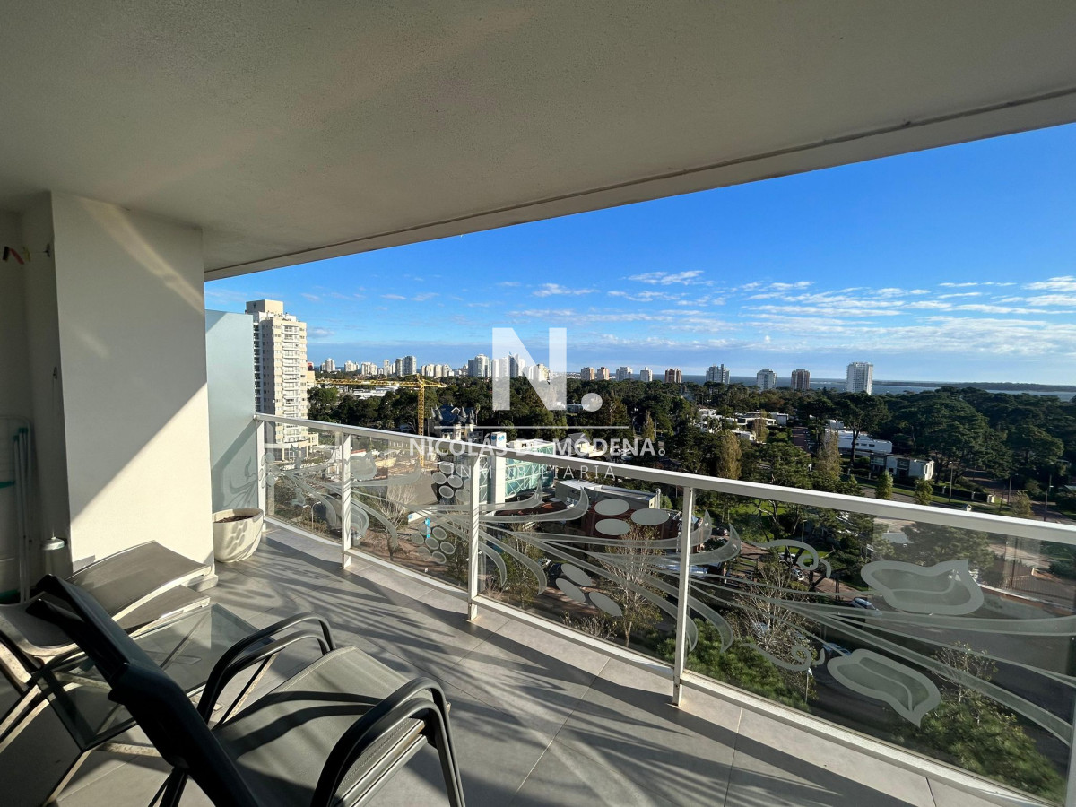 Apartamento en Venta de 2 dormitorios en Av. Roosevelt , Punta del este 