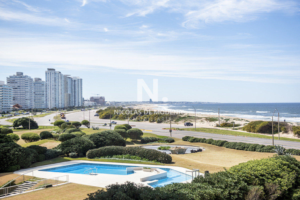 Vende apartamento de 2 dormitorios con vista al mar en Estrella de Mar , Punta del Este  - NDM19916A