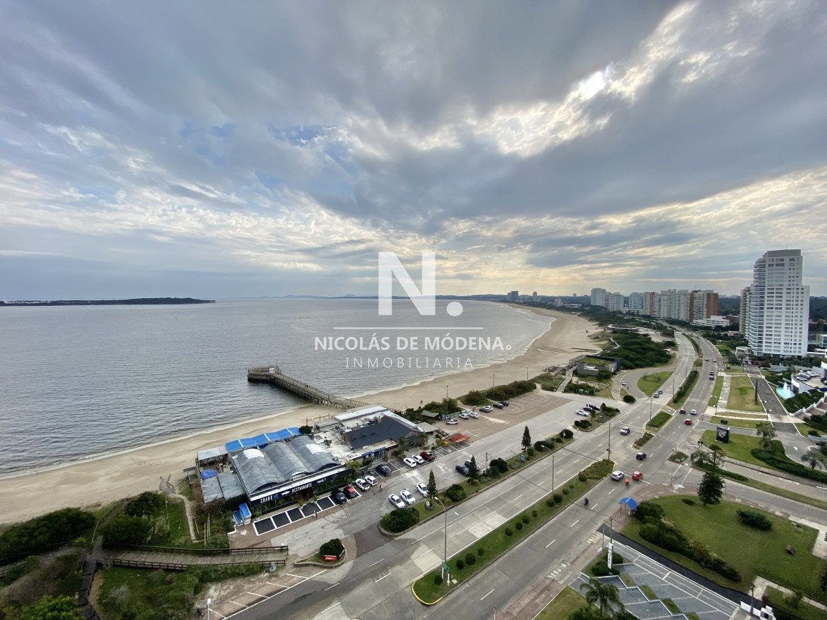 Apartamento en Mansa- Punta del Este de 3 dormitorios. - NDM26783A