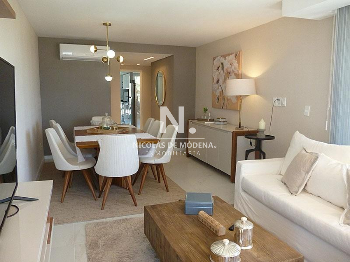 Vende Apartamento de 3 dormitorios en Mansa Punta del Este
