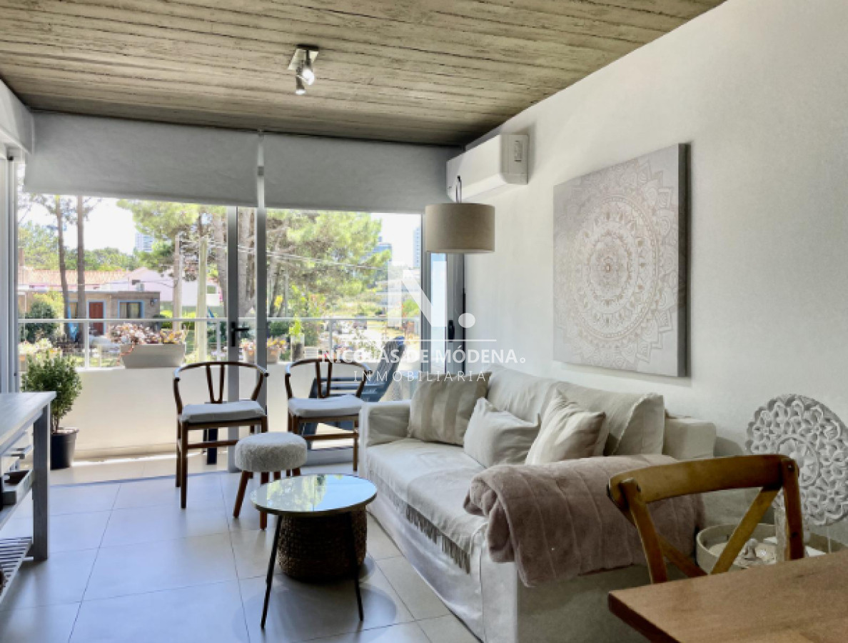 Vende apartamento de 2 dormitorios en Brava- Punta del Este. - NDM25353A