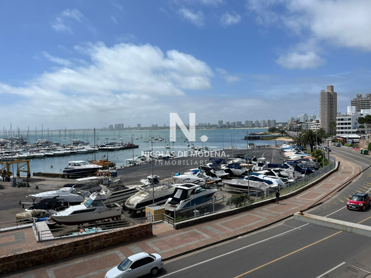 Departamento con vista unica frente al puerto,  4 dormitorios - NDM24398A