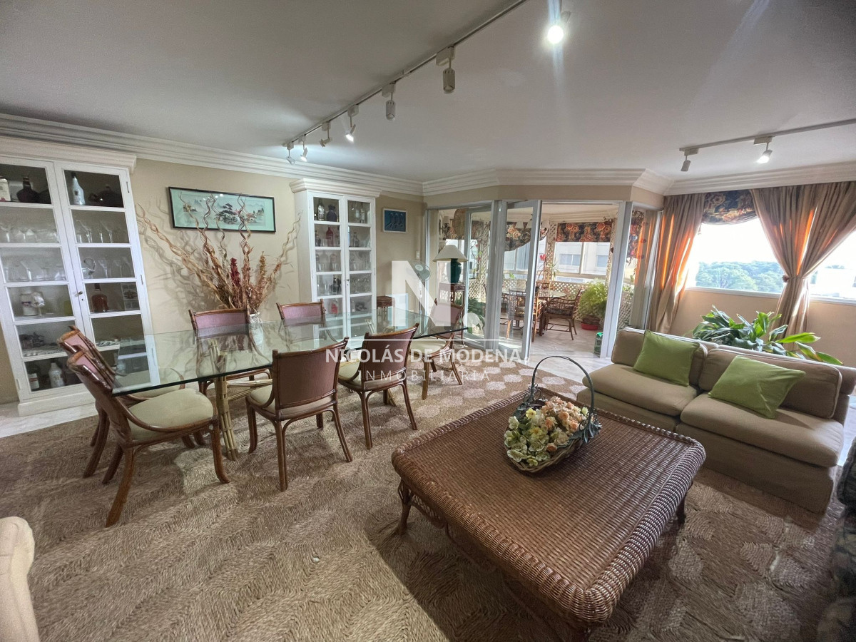Vende piso alto en Roosevelt Center, Punta del este - NDM27279A