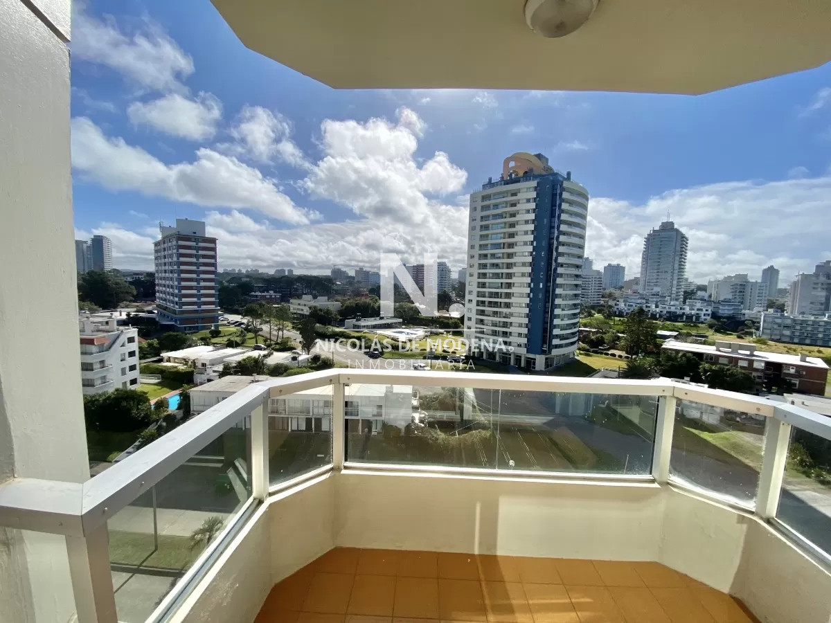 Oportunidad única en la prestigiosa Torre Marina, un espacioso y elegante departamento. - NDM18940A