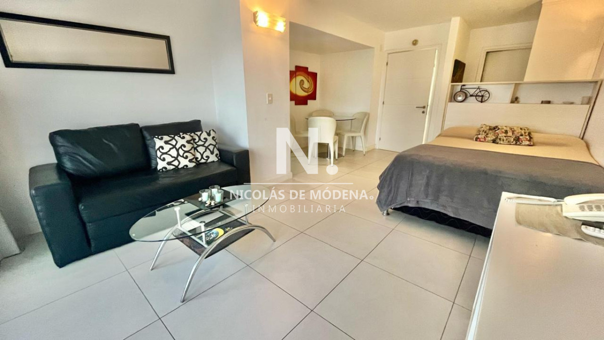 En venta apartamento monoambiente en Península, Punta del Este - NDM28475A