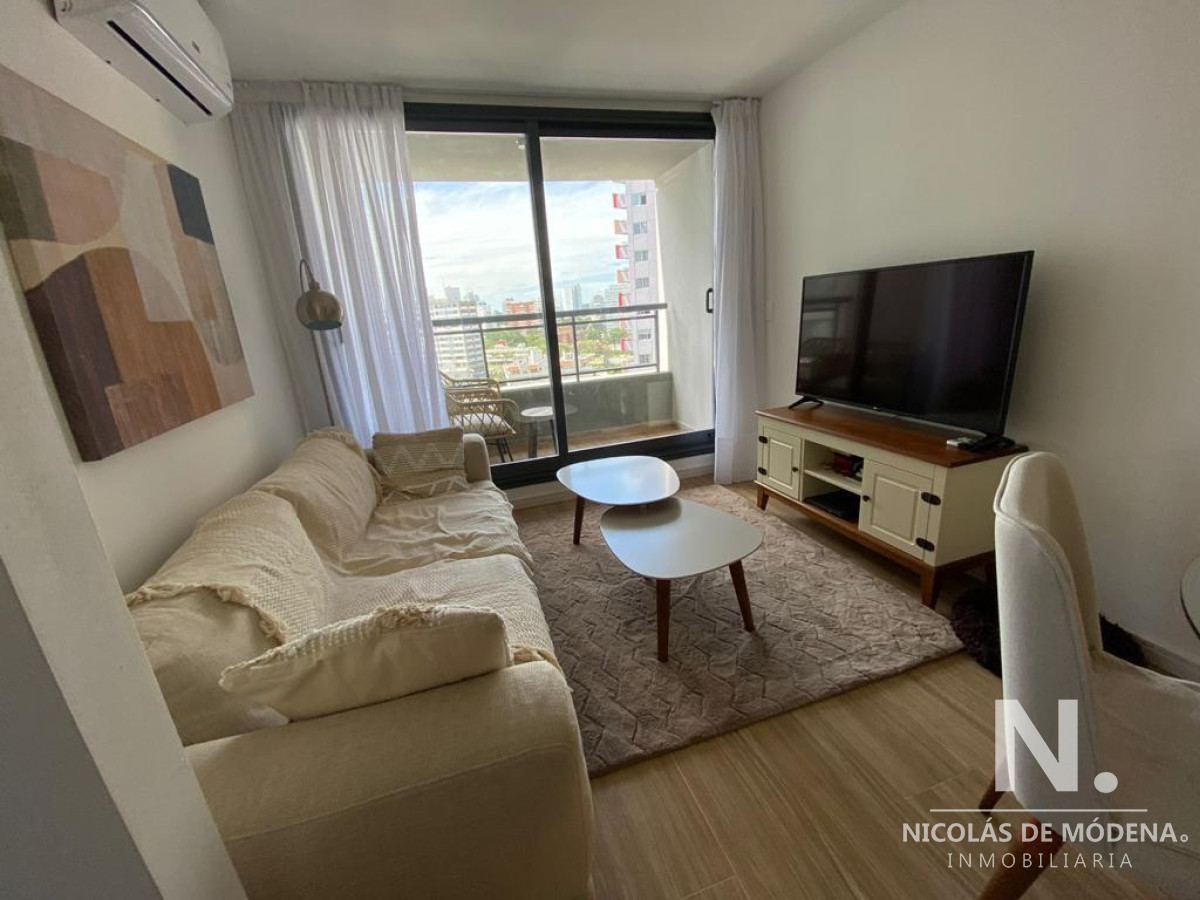 En venta, apartamento comodo de 2 dormitorios, con excelente vista en Brava, Punta del Este.