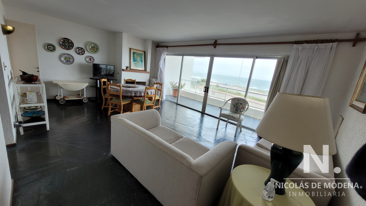 Apartamento en Peninsula de 2 Dormitorios. 