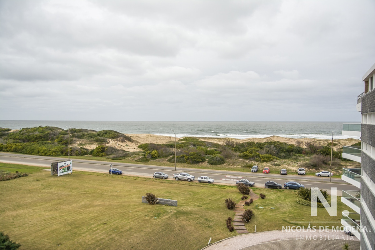 Duplex frente al mar a la venta Playa Brava