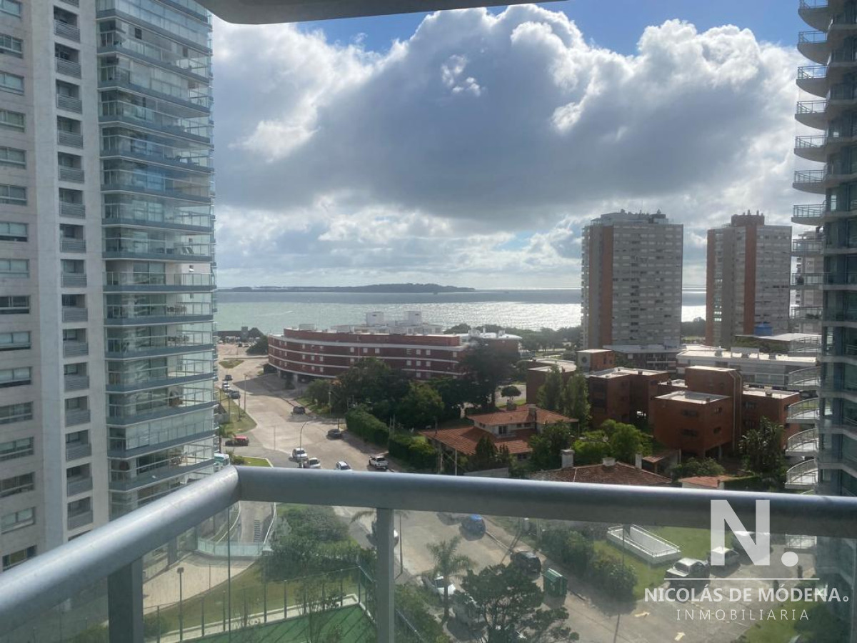 EXCELENTE APARTAMENTO EN PLAYA MANSA