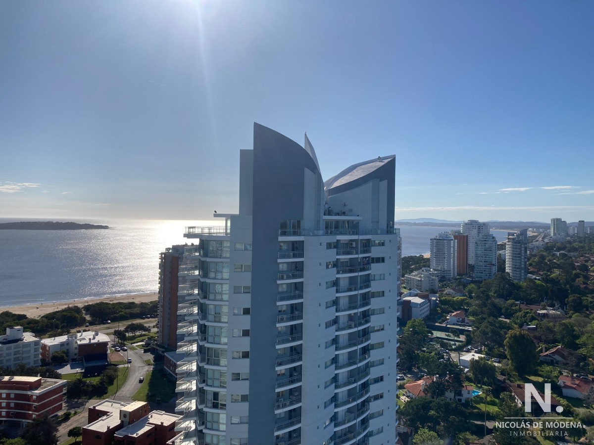 Espectacular penthouse en alquiler con vista al mar en Miami Boulevard II