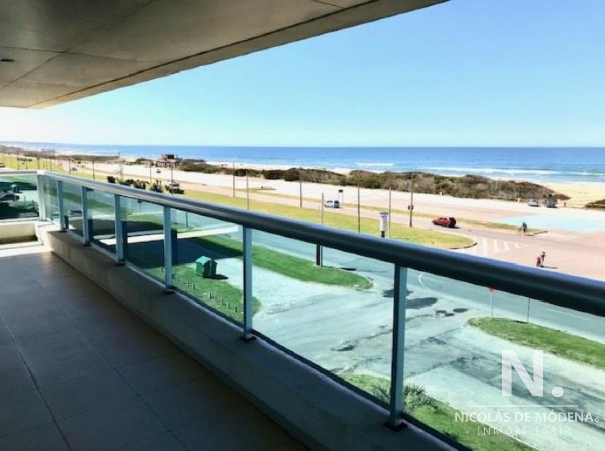 Hermoso departamento en venta con vista al mar.