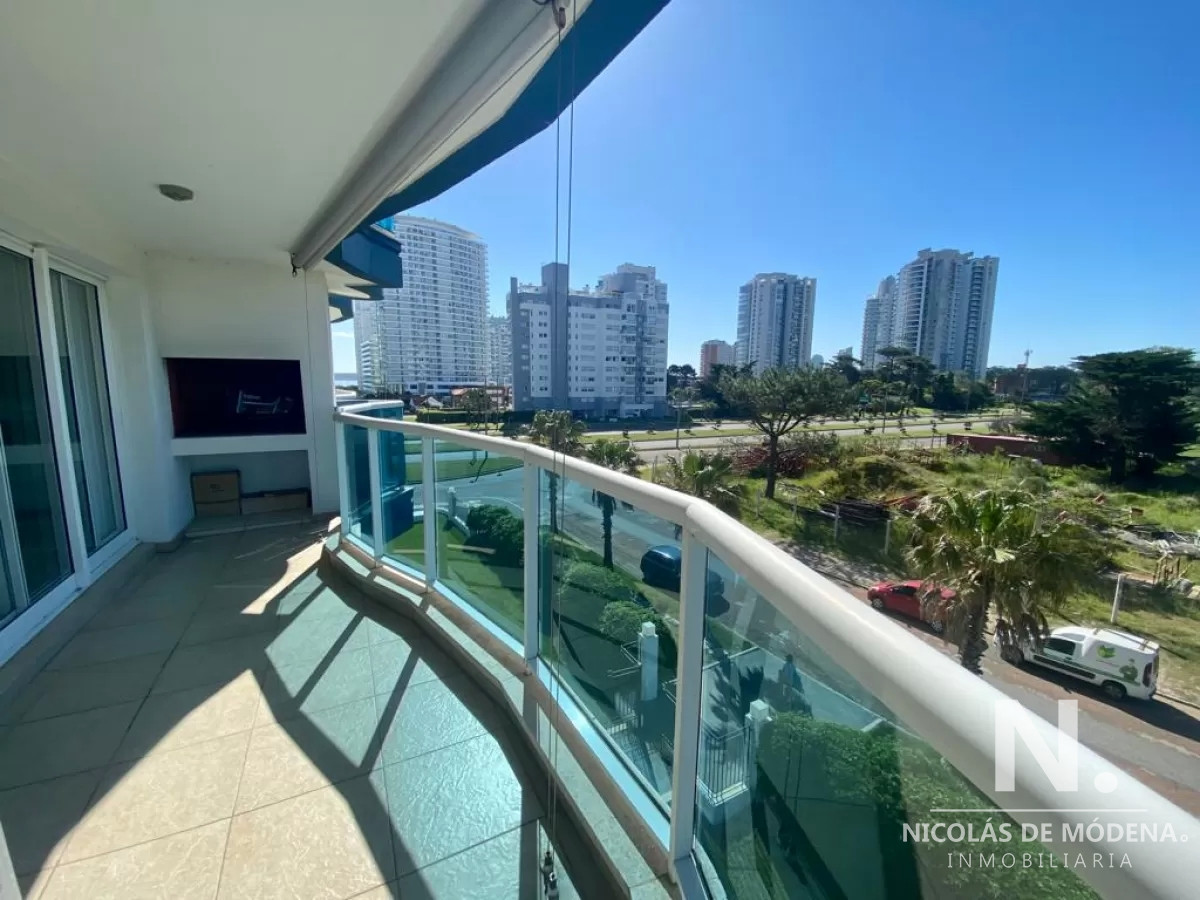 Se vende apartamento de 3 dormitorios en Casino Tower, PUNTA DEL ESTE