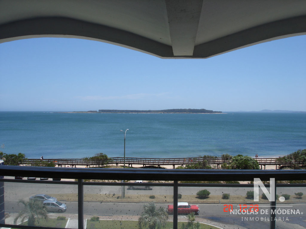 Hermoso departamento en venta con agradable vista.