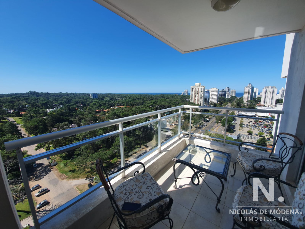 Hermoso apartamento con excelente vista! 